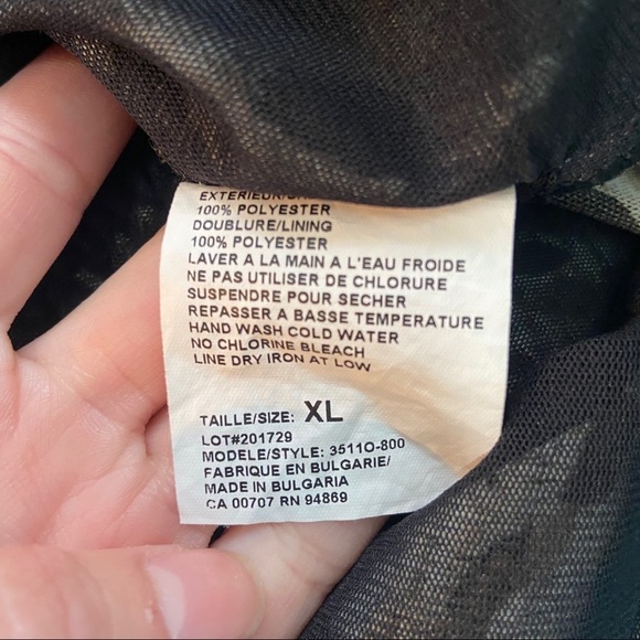 💥5/$25  Tribal animal print ruched‎ top - Picture 5 of 5